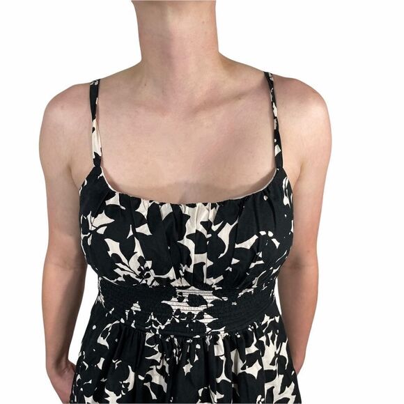 B. Smart Black and White Floral Fit & Flare Dress - Picture 6 of 9
